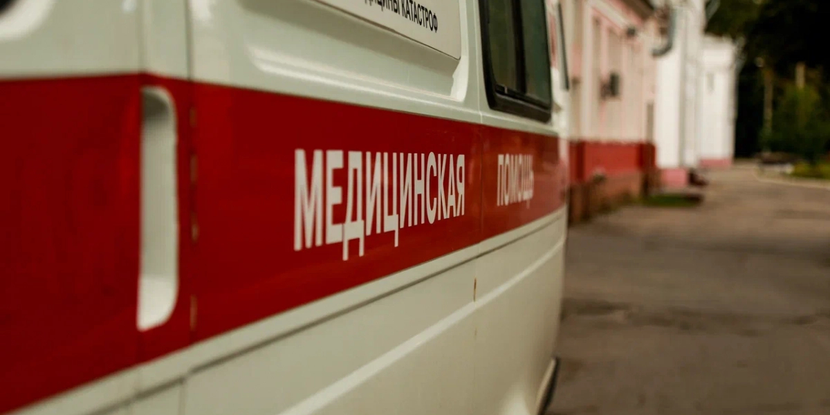 В Оренбуржье 10-месячная девочка проглотила осколки стеклянной елочной игрушки редакции