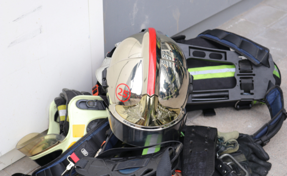 Огнеборцы ГКУ РК «Пожарная охрана Республики Крым» устранили возгорание автомобиля в Ленинском районе