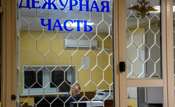 Мужчина отказался от контракта и распылил газ